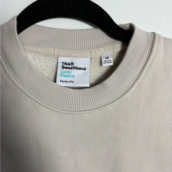 Aritzia TNA Cozy Fleece Perfect Crew Marcona Beige XS - Picture 3 of 14
